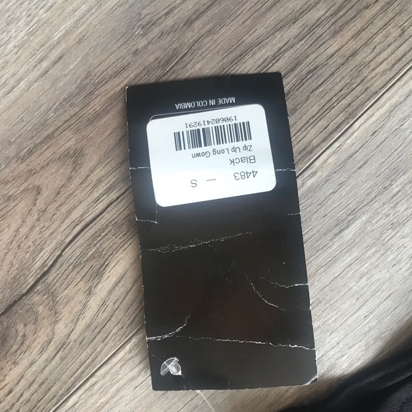 BNWT Black V-Plunge Gown. - Picture 3 of 3